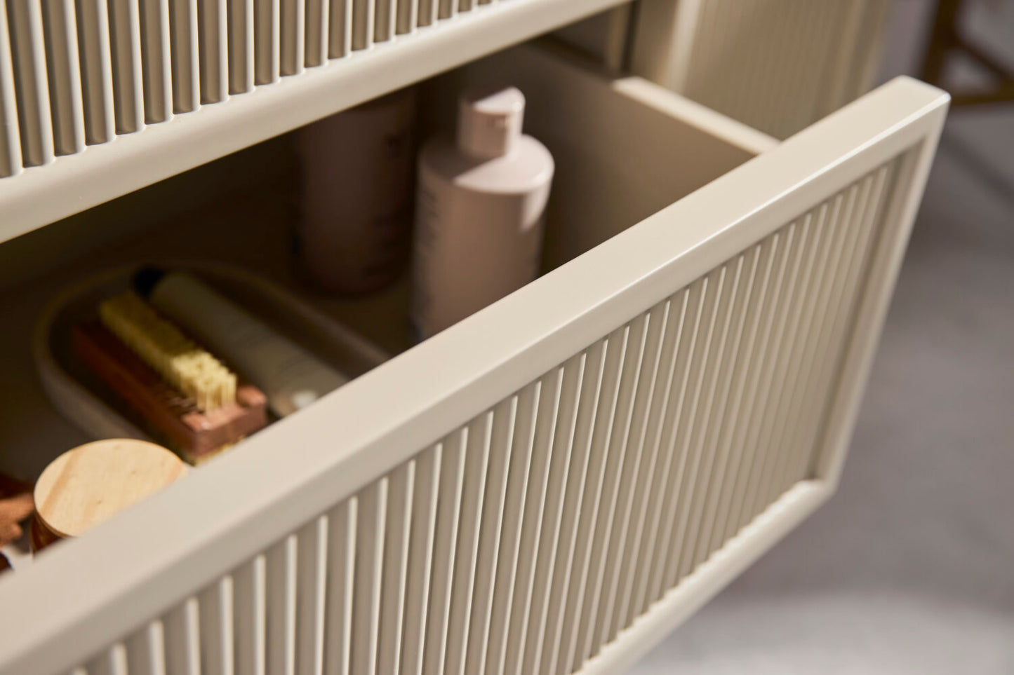 Bota 600 Fluted Cabinet